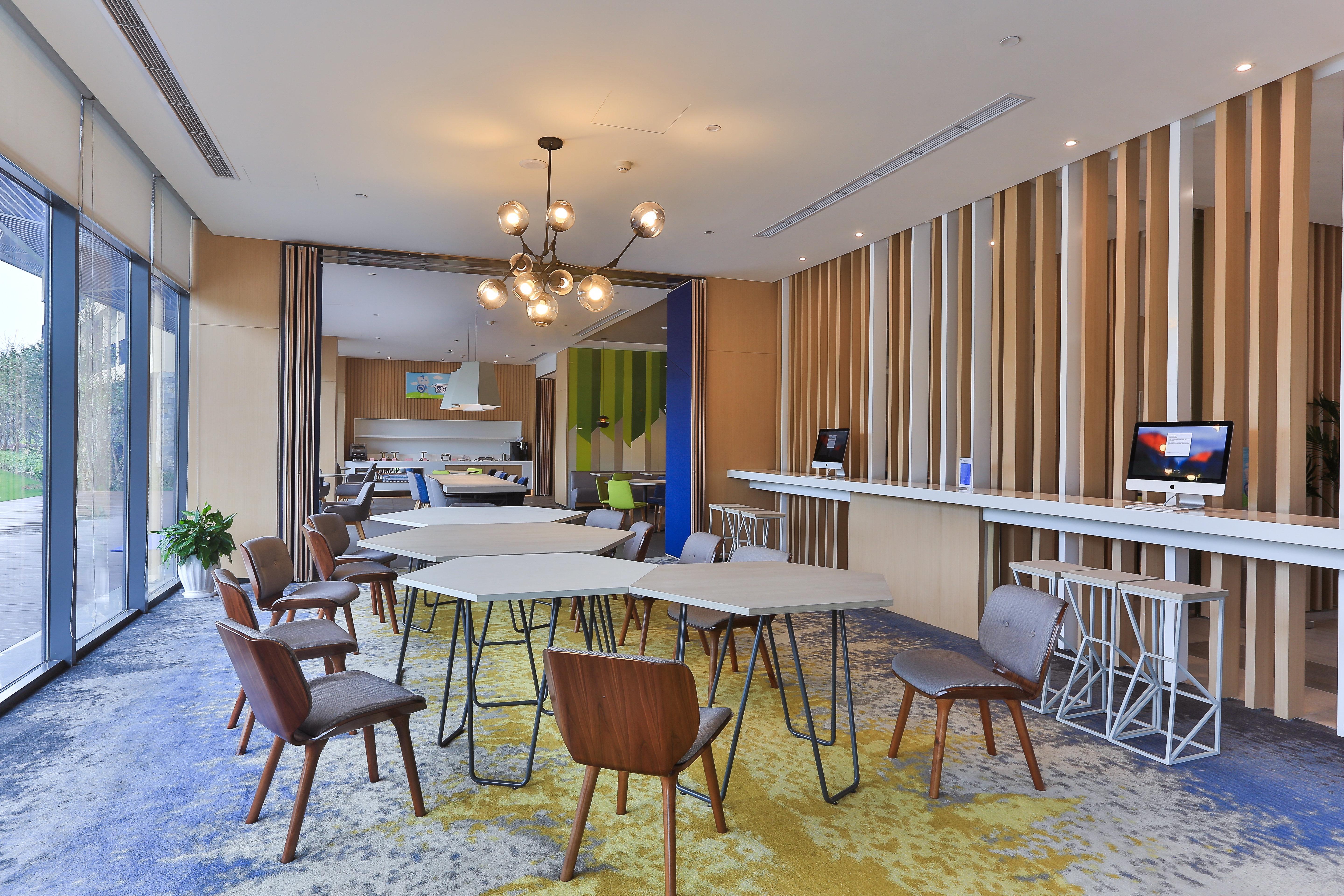 Holiday Inn Express Emei Mountain By Ihg Emeishan Eksteriør bilde